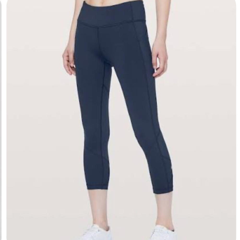 Lululemon sz 8 Teal blue/green Cropped Leggings tights crops